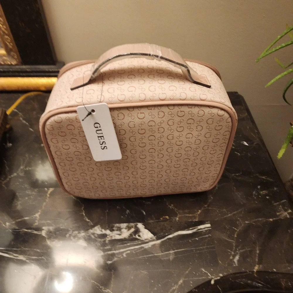 Guess Lightweight Kerry Travel Bag in Light Rose